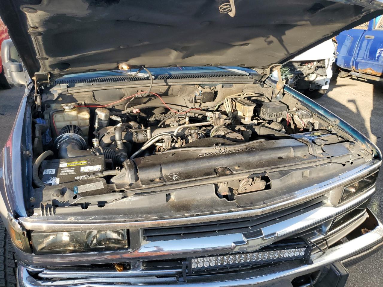 1998 Chevrolet Gmt-400 K2500 VIN: 1GCGK29F3WE178198 Lot: 81906025