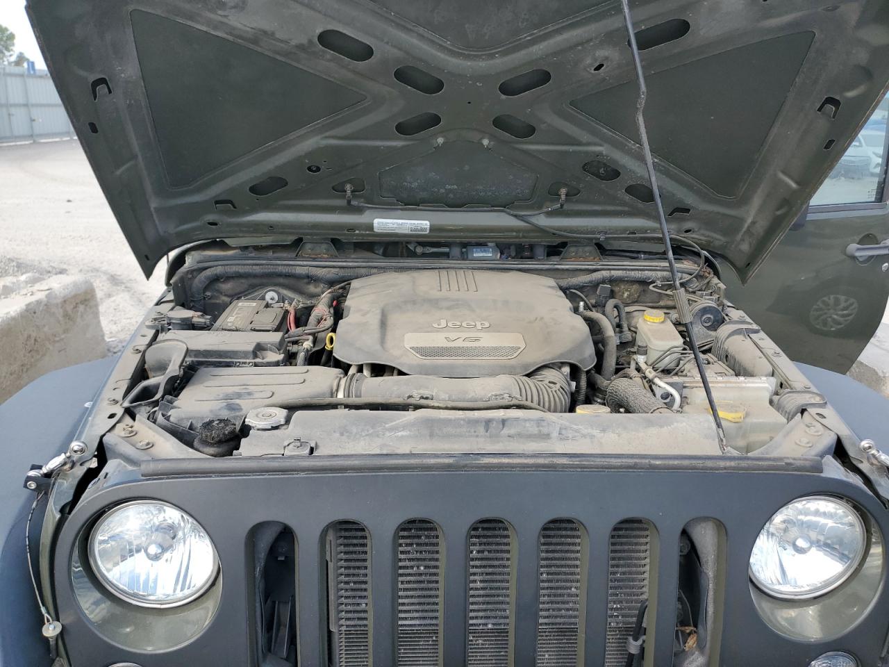 2015 Jeep Wrangler Unlimited Sport VIN: 1C4BJWDG0FL577070 Lot: 82577155
