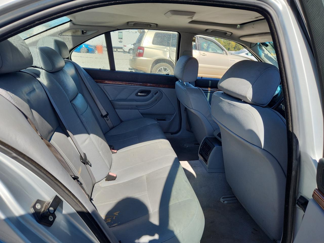 Фото: WBADE5328WBV95378