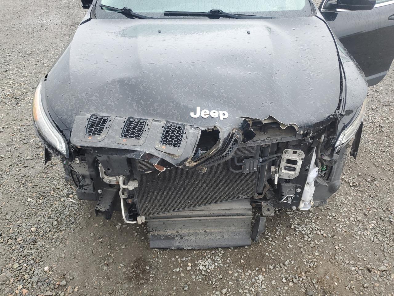 2014 Jeep Cherokee Latitude VIN: 1C4PJMCS5EW125645 Lot: 89829685