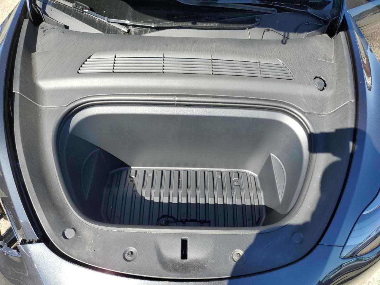 2025 Tesla Model Y VIN: 7SAYGDEE5SF281245 Lot: 87102205