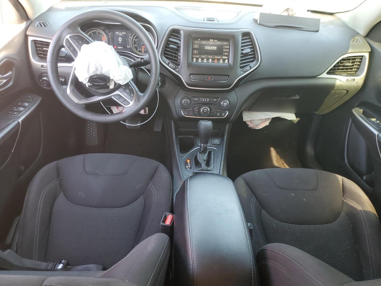 2019 Jeep Cherokee Latitude VIN: 1C4PJLCBXKD247421 Lot: 85394805