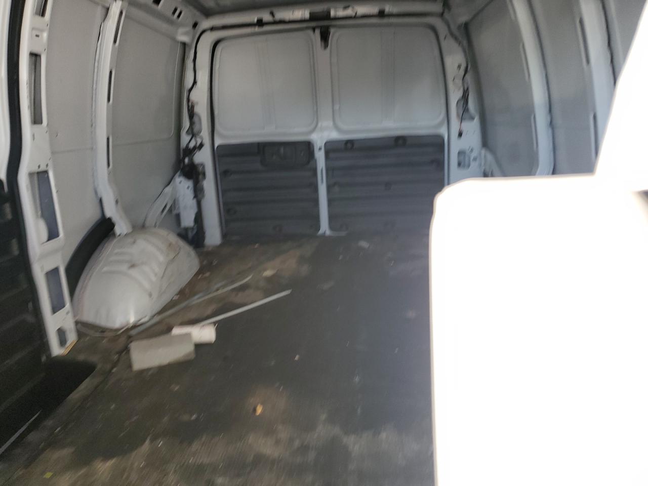 2024 Chevrolet Express G2500 VIN: 1GCWGAFP2R1164762 Lot: 86112145