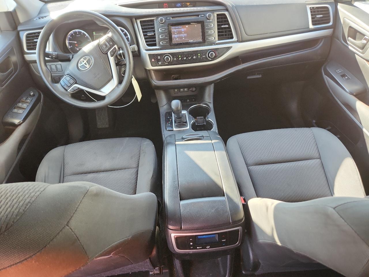 2017 Toyota Highlander Le VIN: 5TDBZRFH9HS445488 Lot: 90515775