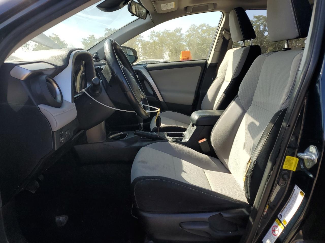 2017 Toyota Rav4 Xle VIN: JTMWFREV8HD098250 Lot: 81995835