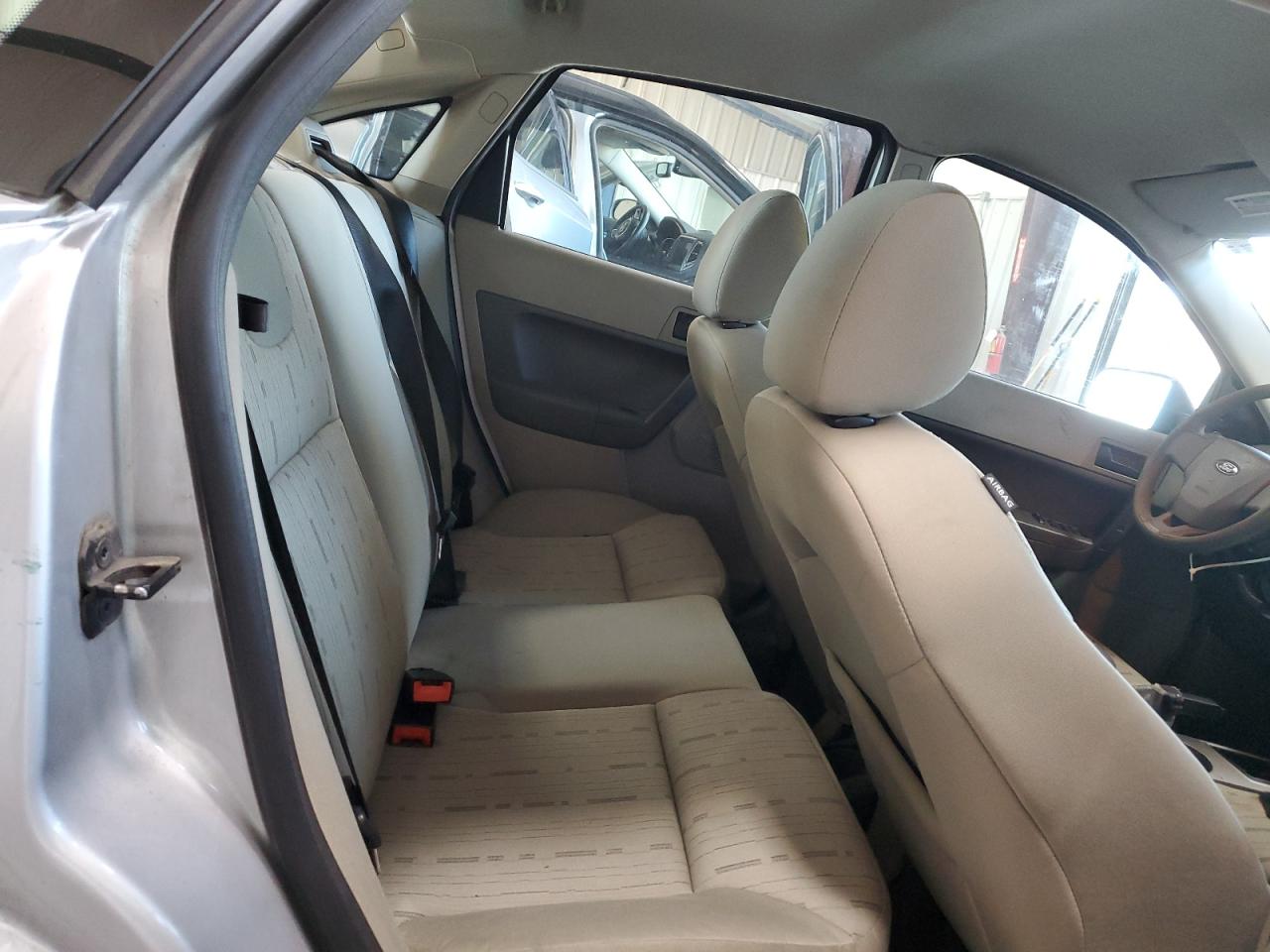 2008 Ford Focus Se VIN: 1FAHP35NX8W261879 Lot: 85880755