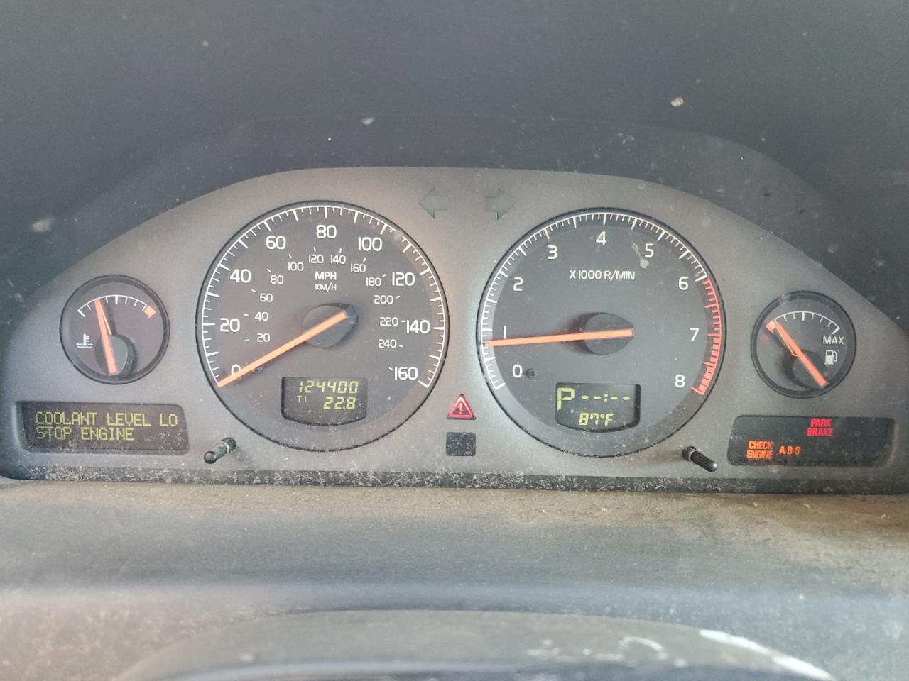 2001 Volvo V70 Xc VIN: YV1SZ58D011013985 Lot: 87484095