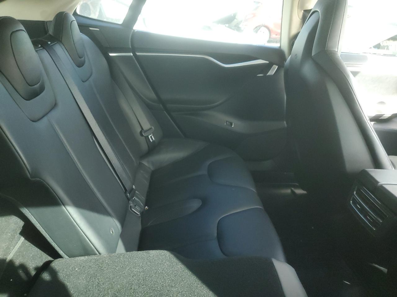 2013 Tesla Model S VIN: 5YJSA1AC9DFP10171 Lot: 82232975