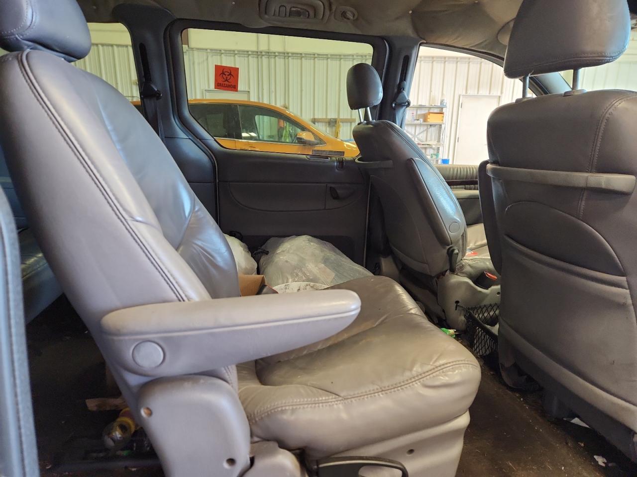 2000 Chrysler Town & Country Lx VIN: 1C4GP44G9YB794635 Lot: 90268495