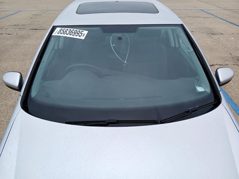 2011 VOLKSWAGEN GOLF S TSI S-A 