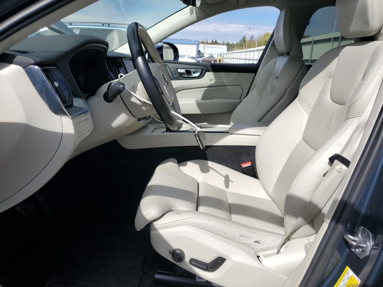2019 Volvo Xc60 T5 Momentum VIN: LYV102DK1KB229854 Lot: 86800265