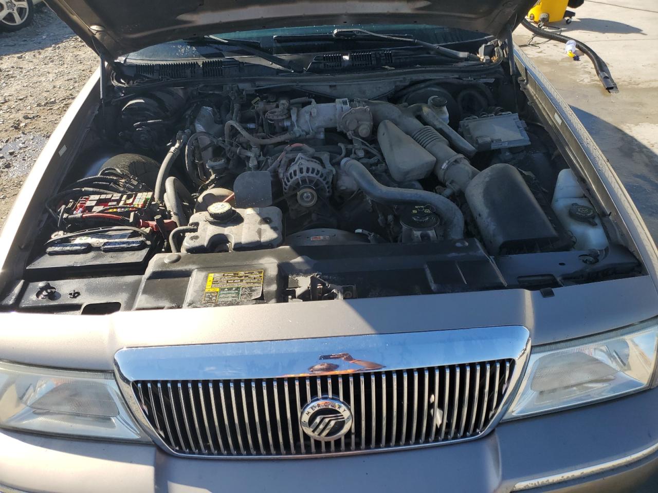 2005 Mercury Grand Marquis Ls VIN: 2MEFM75W95X671226 Lot: 84596455