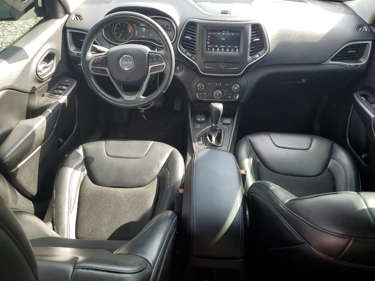 2019 Jeep Cherokee Latitude Plus VIN: 1C4PJMLBXKD140942 Lot: 82192955