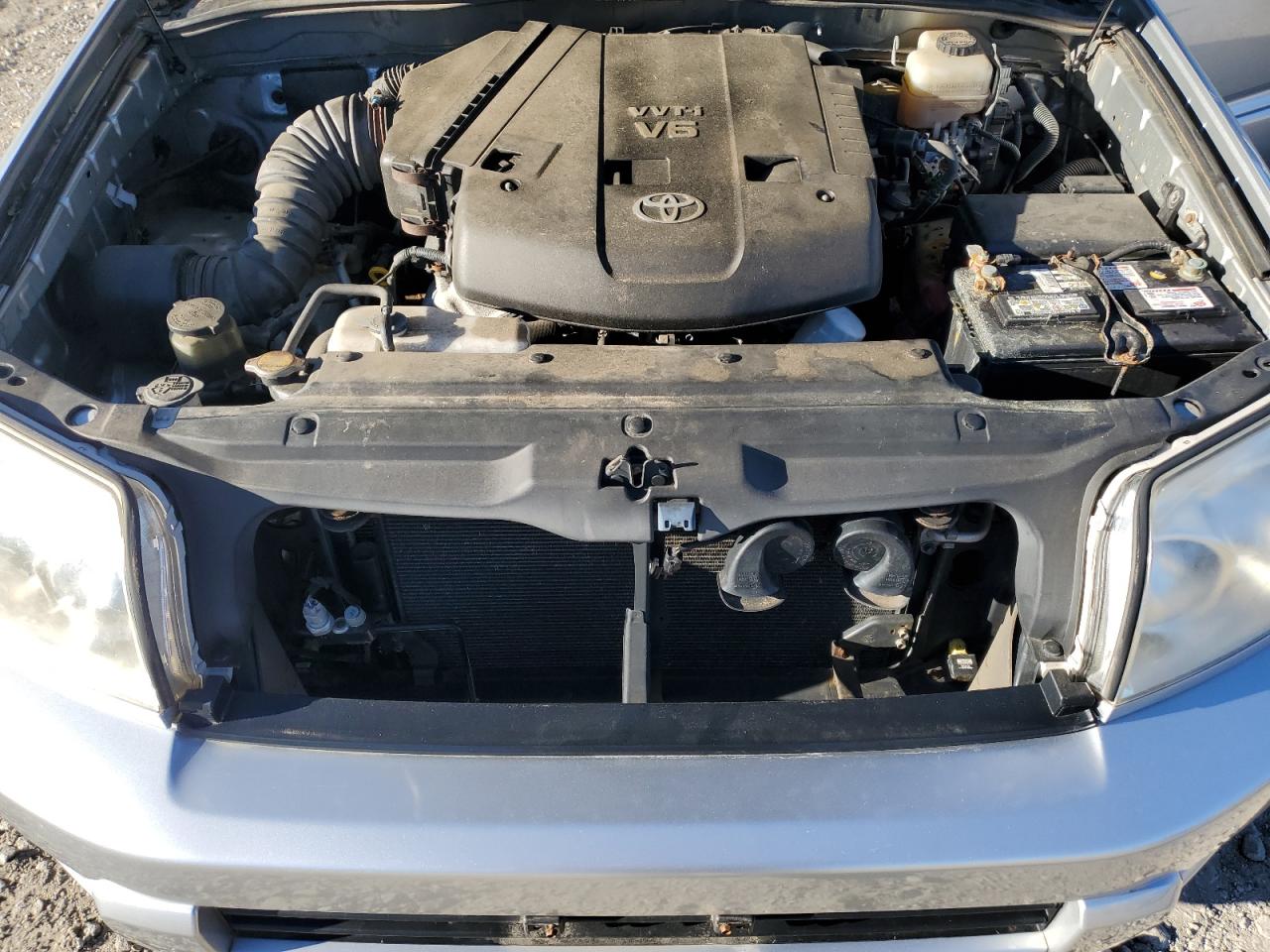 2005 Toyota 4Runner Sr5 VIN: JTEBU14R858037569 Lot: 85724445