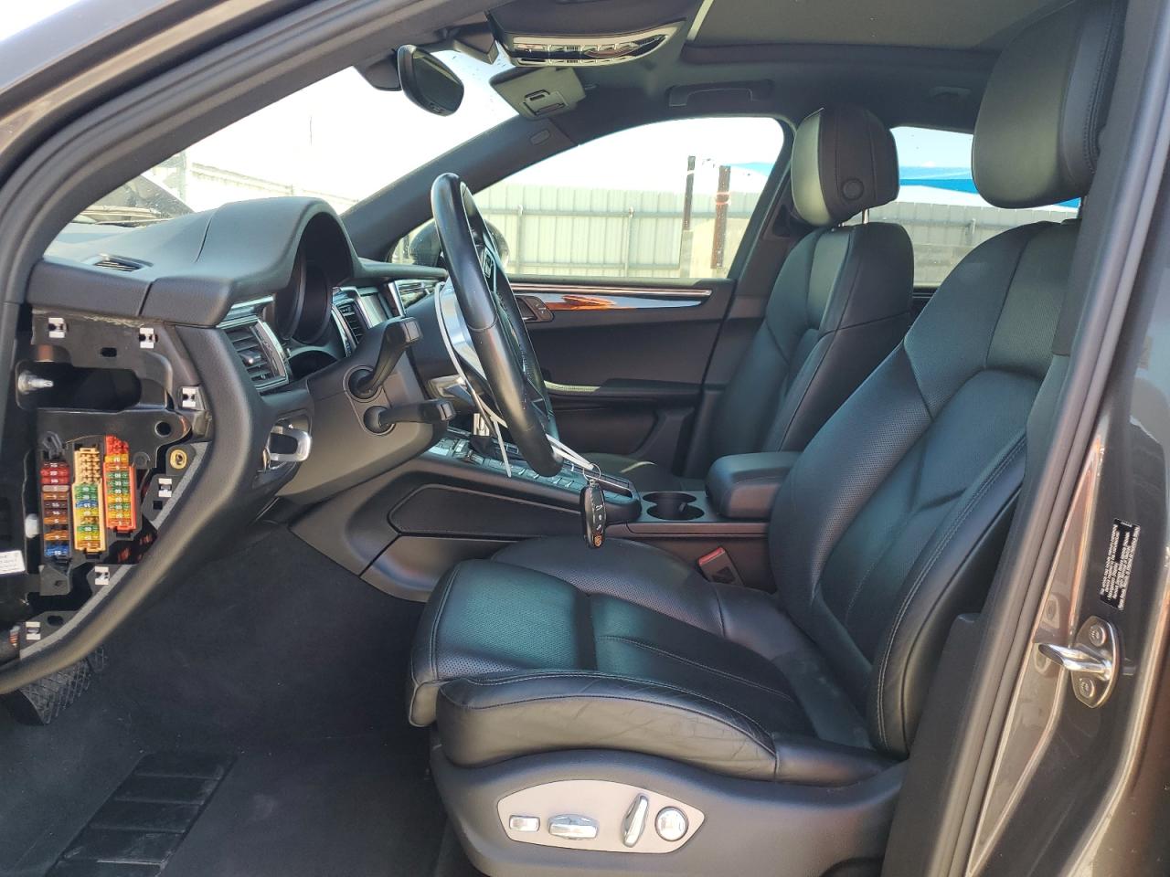 2016 Porsche Macan S VIN: WP1AB2A56GLB52585 Lot: 89839575