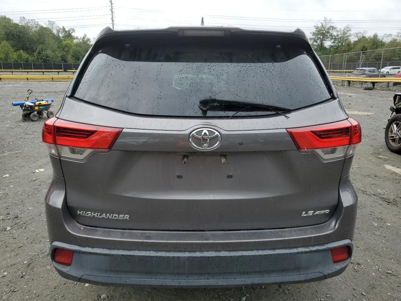 2017 Toyota Highlander Le VIN: 5TDBZRFH6HS376484 Lot: 82360235