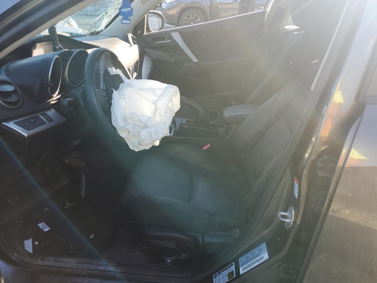 2011 Mazda 3 S VIN: JM1BL1K6XB1467592 Lot: 85305945