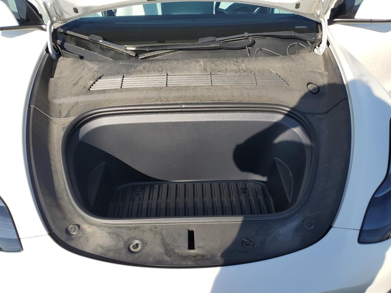 2022 Tesla Model Y VIN: 7SAYGDEE0NF542902 Lot: 84438855