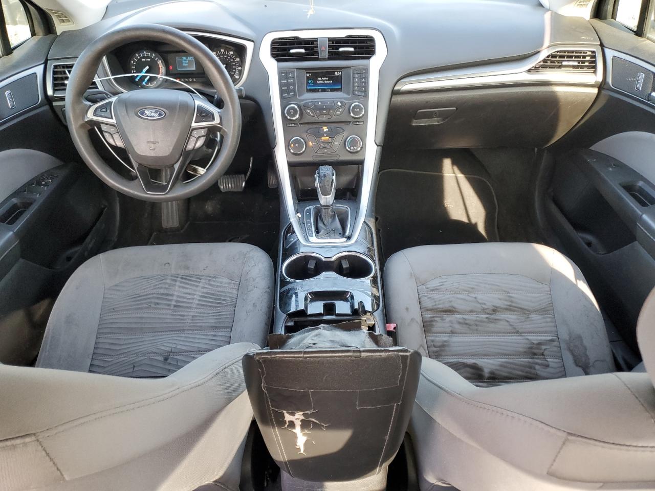 2016 Ford Fusion S VIN: 3FA6P0G77GR302135 Lot: 90873655