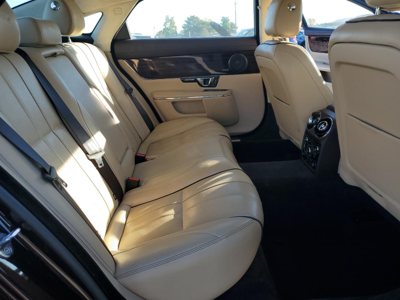 2015 Jaguar Xjl Portfolio VIN: SAJWJ2GD7F8V83352 Lot: 82326275