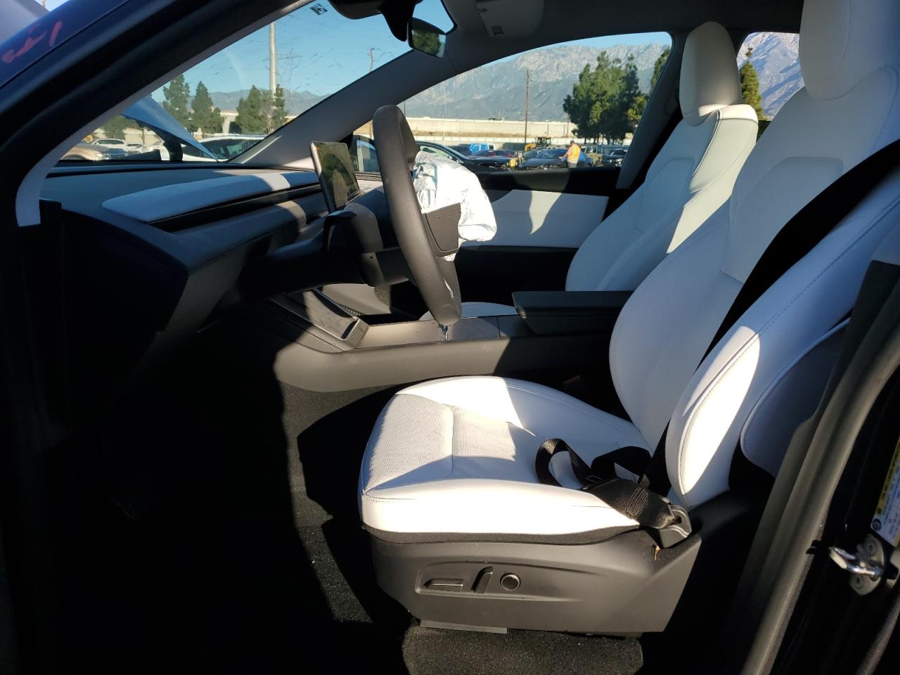 2026 Tesla Model Y VIN: 7SAYGDEE2TF363936 Lot: 87056365