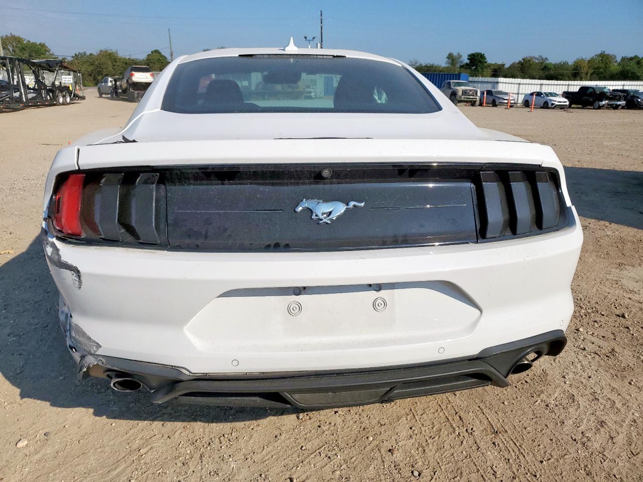 2021 Ford Mustang VIN: 1FA6P8TH0M5105142 Lot: 84573175