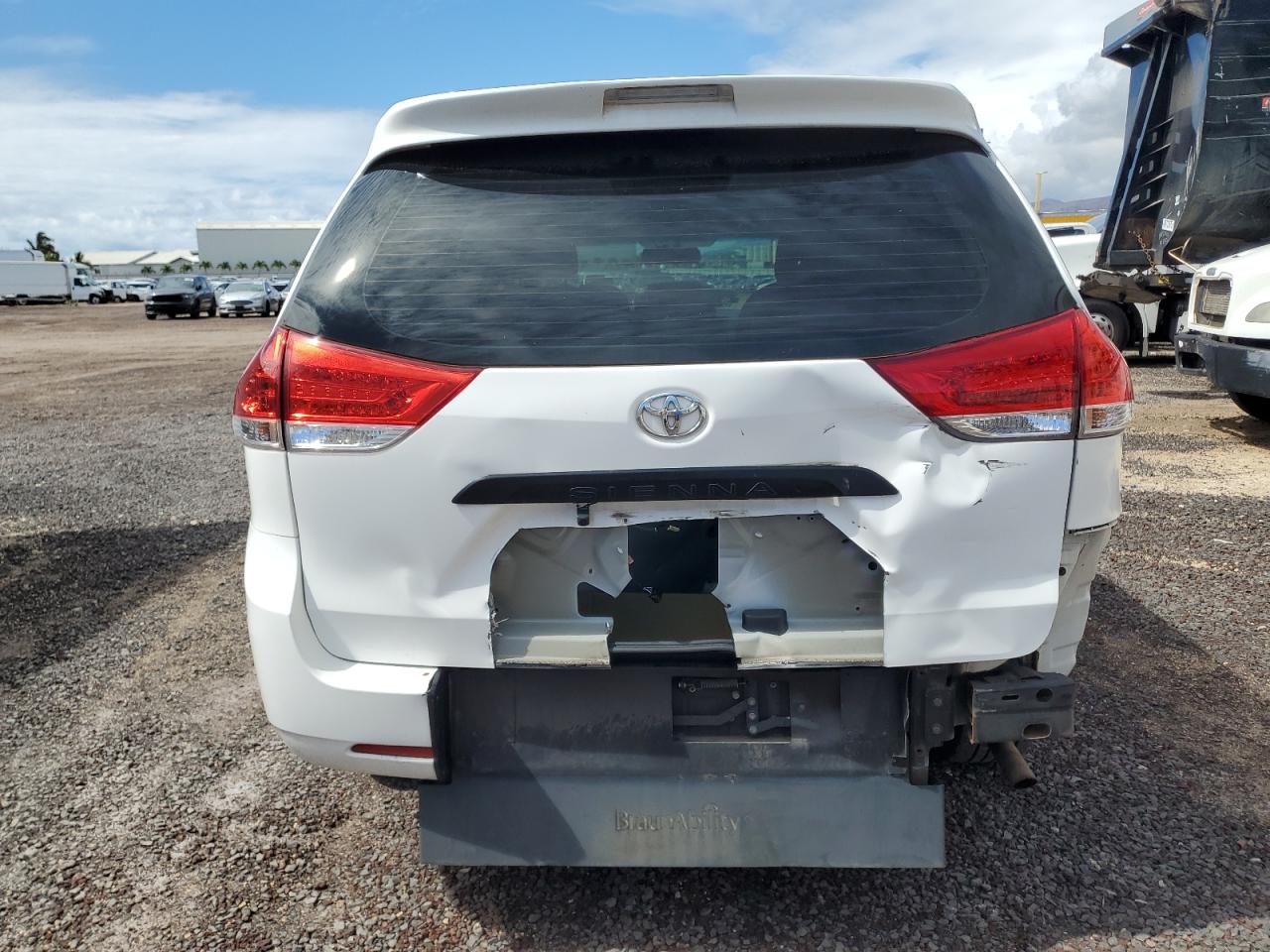 2014 Toyota Sienna VIN: 5TDZK3DCXES490474 Lot: 82322075