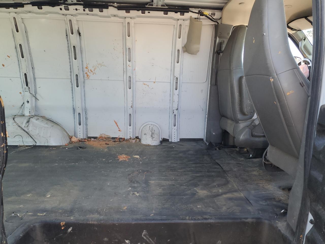 2022 Chevrolet Express G2500 VIN: 1GCWGAF70N1235841 Lot: 84707025