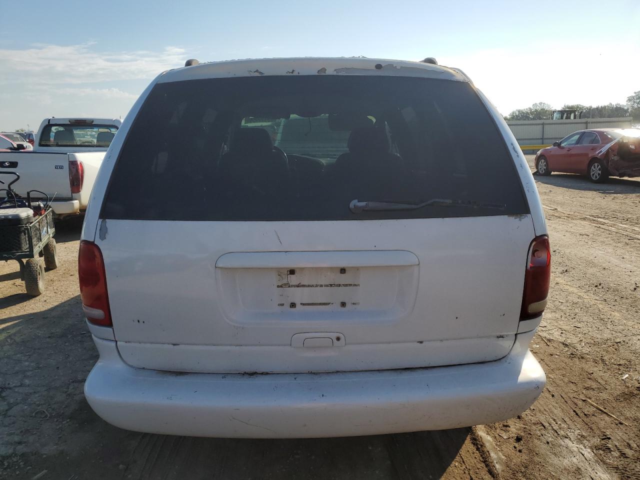 1998 Chrysler Town & Country Lxi VIN: 1C4GP64LXWB594126 Lot: 85910555