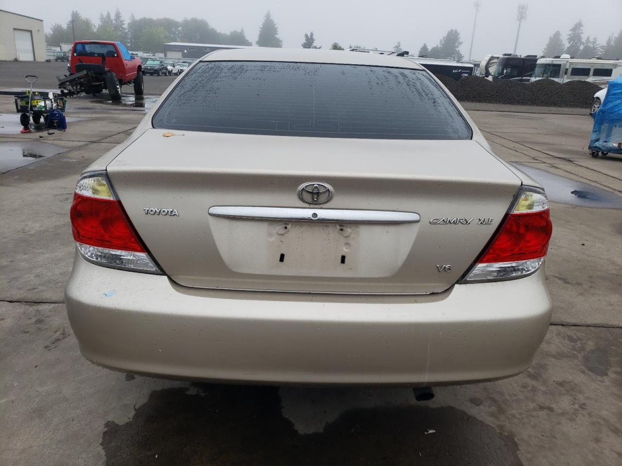 2005 Toyota Camry Le VIN: 4T1BF30K65U591392 Lot: 81968975