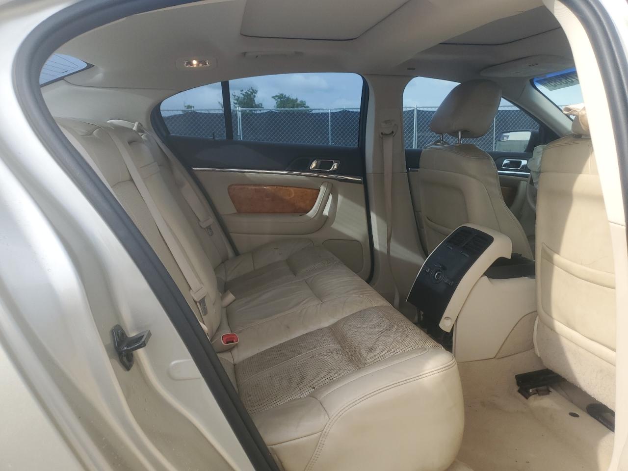 2011 Lincoln Mks VIN: 1LNHL9DR5BG608979 Lot: 85578385