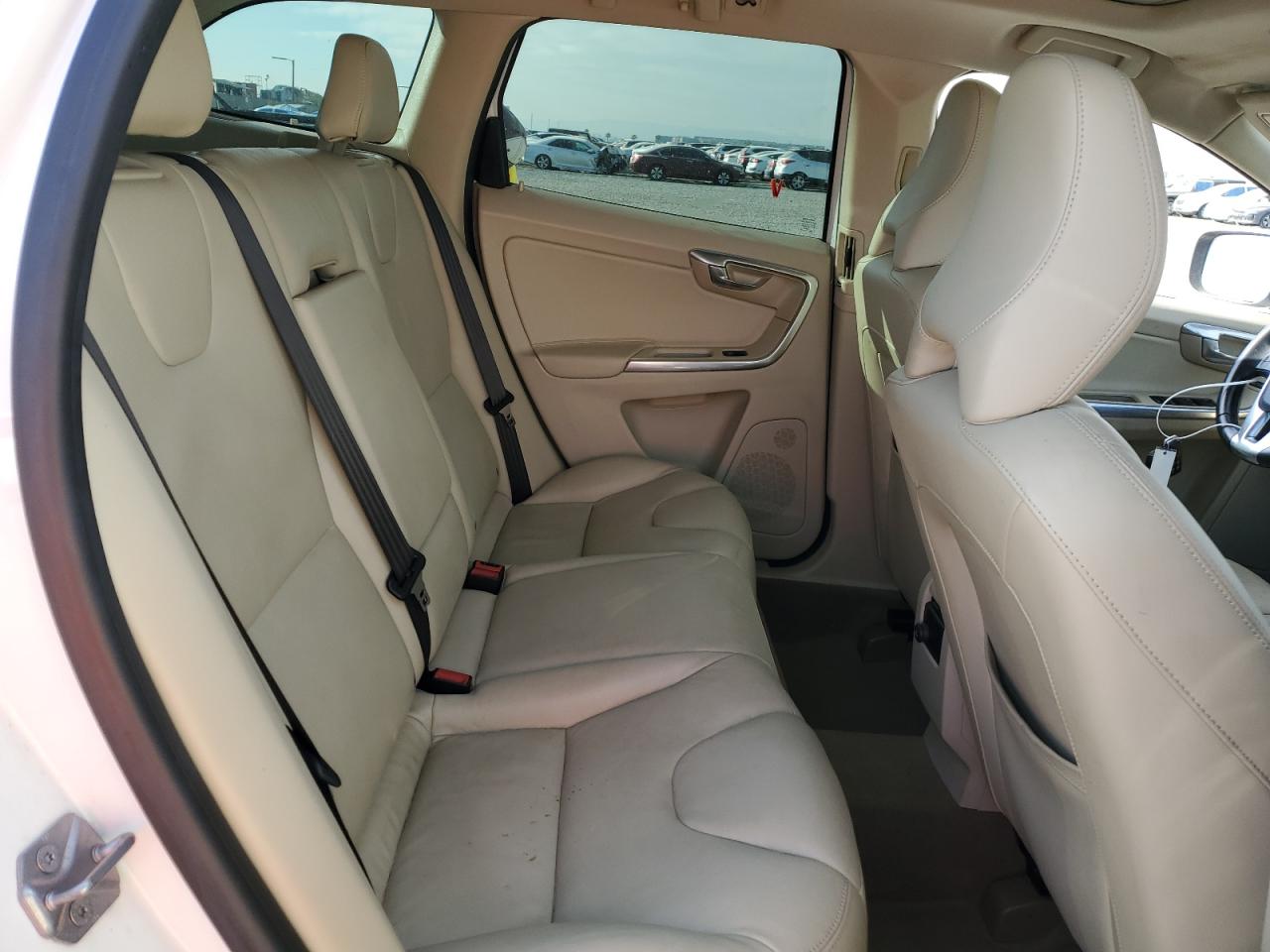 2015 Volvo Xc60 3.2 Premier VIN: YV4940RB4F2605083 Lot: 85339695