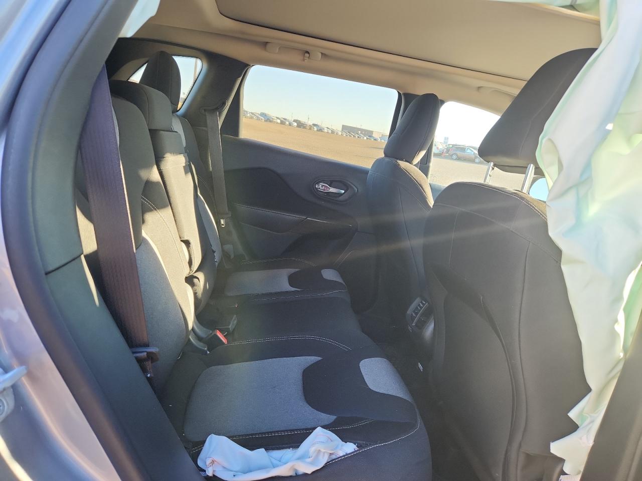 2014 Jeep Cherokee Latitude VIN: 1C4PJMCSXEW111904 Lot: 90410115