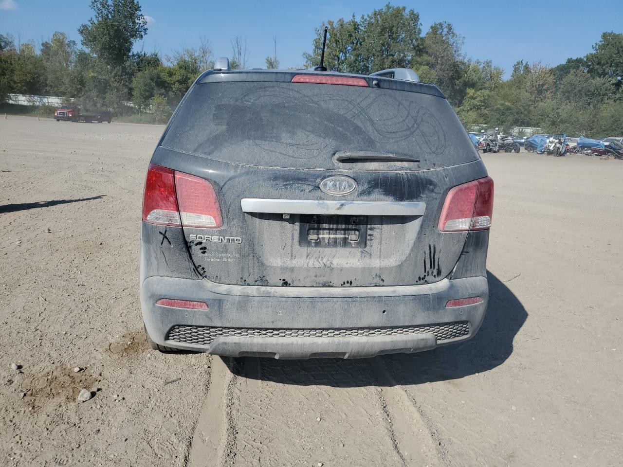 2011 Kia Sorento Base VIN: 5XYKTCA13BG054284 Lot: 85161865