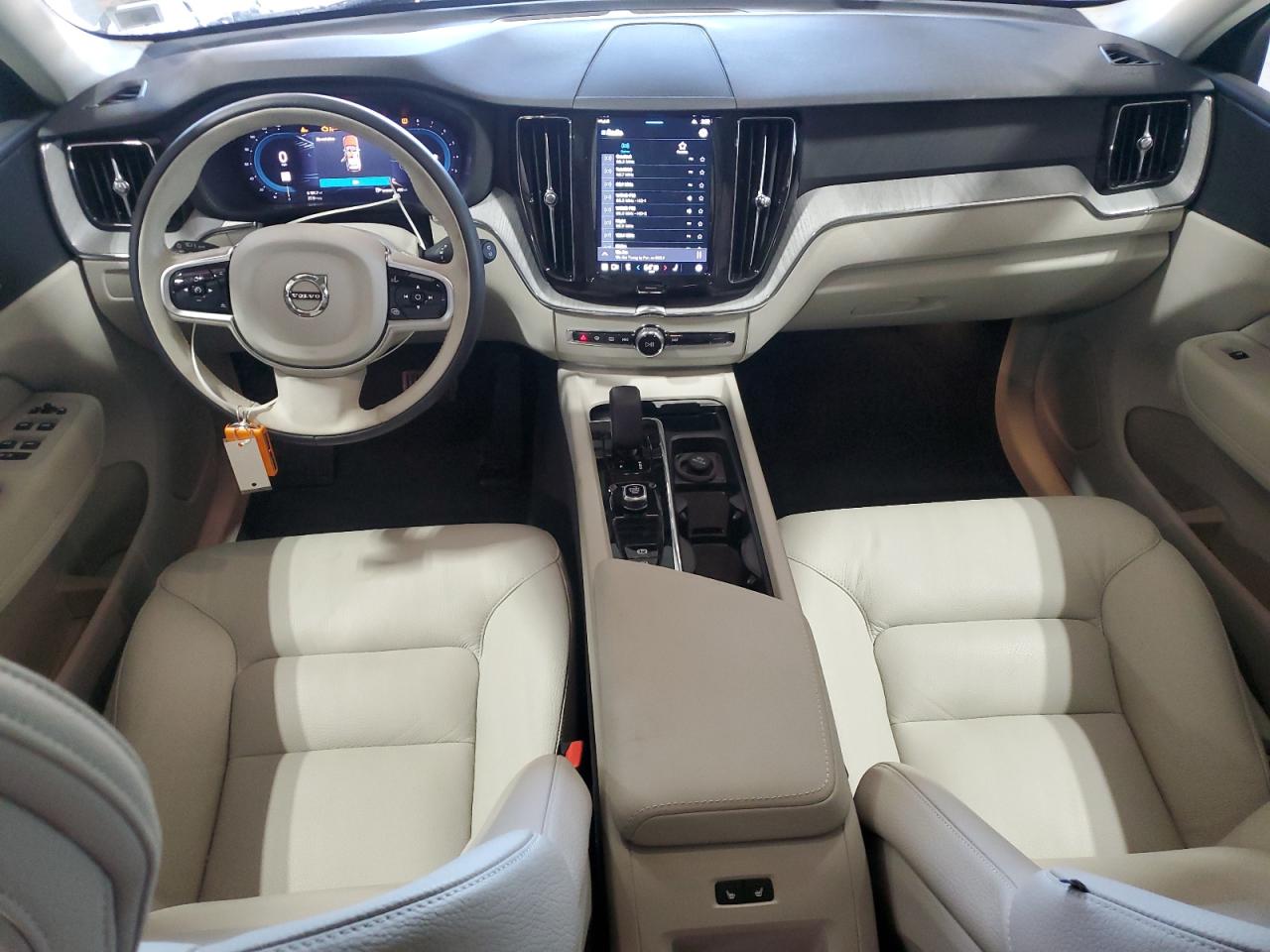 2025 Volvo Xc60 Plus VIN: YV4M12RC3S1215115 Lot: 85139345