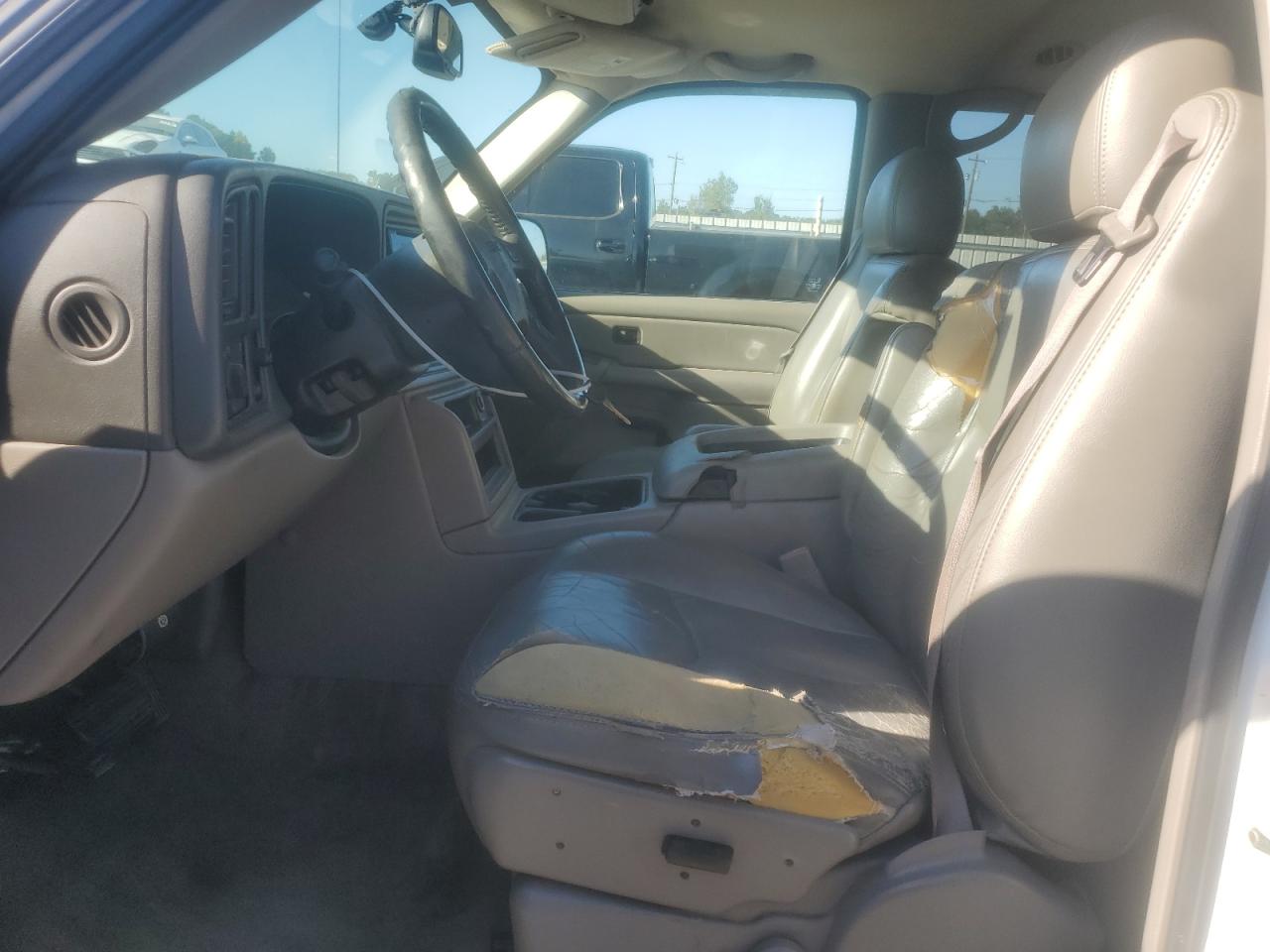 2005 GMC Yukon VIN: 1GKEC13V35J152483 Lot: 84877335