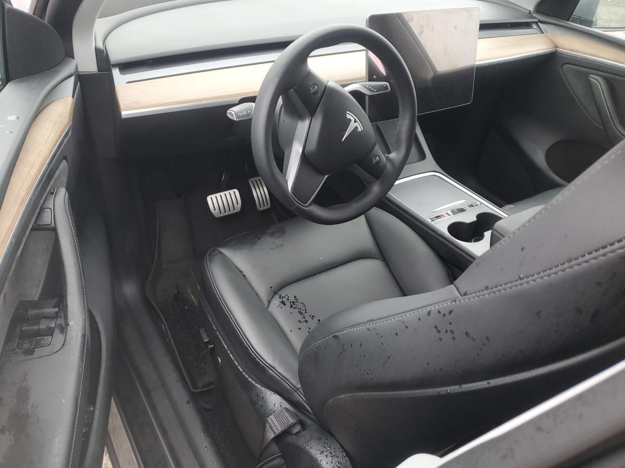 2024 Tesla Model Y VIN: 7SAYGDEF5RA291497 Lot: 90127235