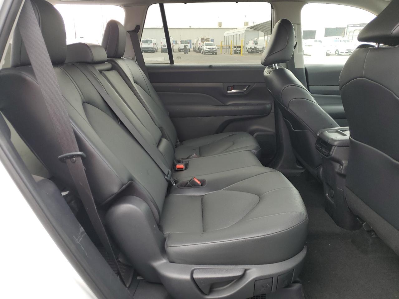 2024 Toyota Grand Highlander Xle VIN: 5TDACAB54RS021700 Lot: 86113205