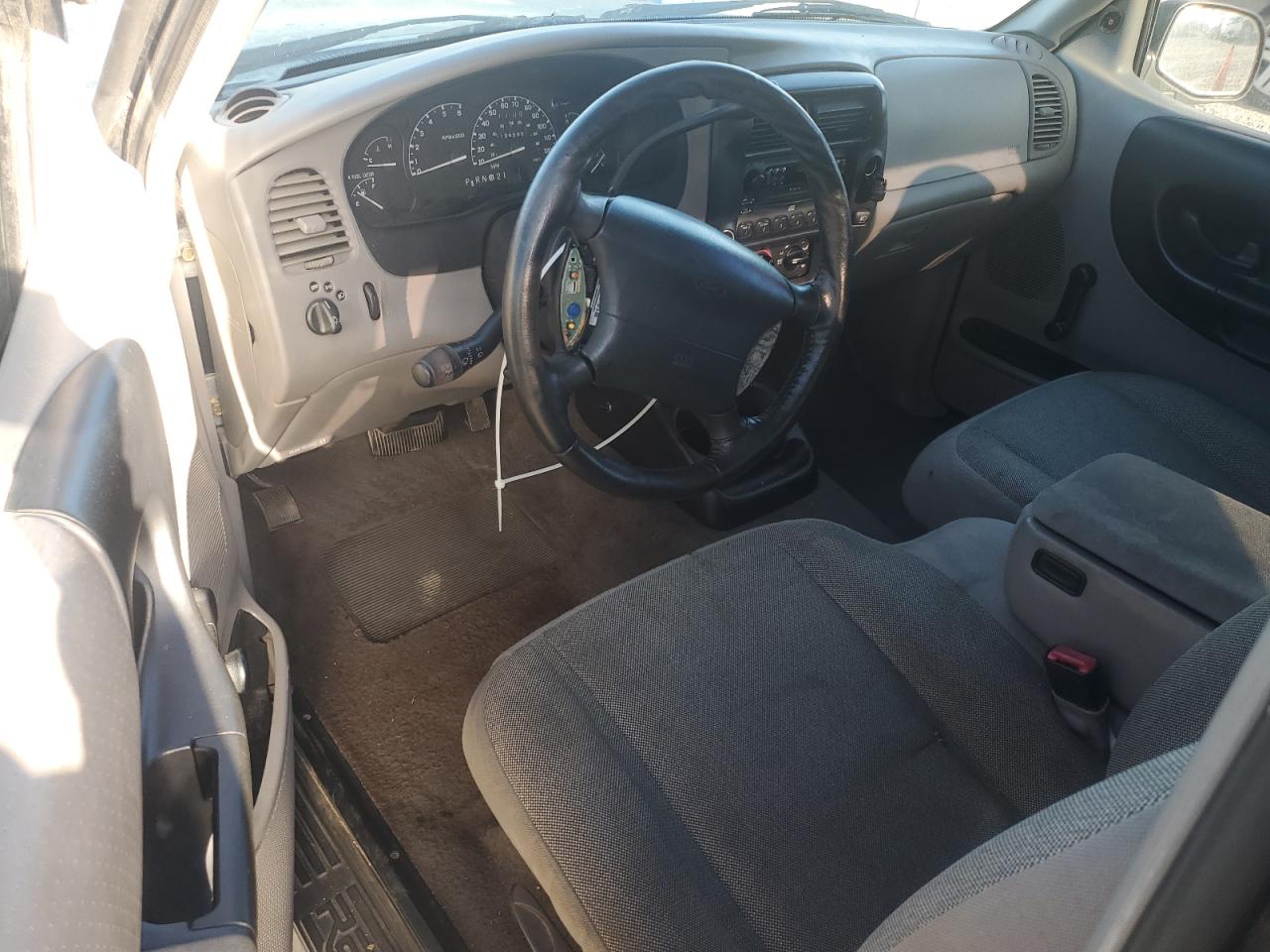 2000 Ford Ranger VIN: 1FTYR10VXYPB15217 Lot: 82191975