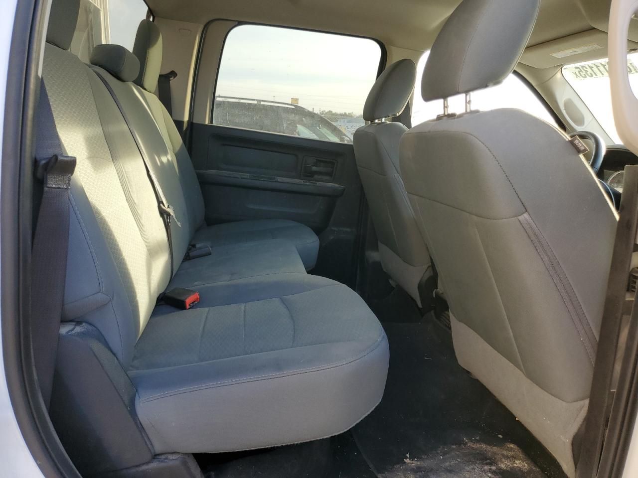 2018 Ram 1500 St VIN: 3C6RR7KT1JG211550 Lot: 89811135