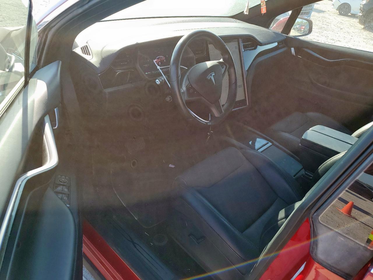 2018 Tesla Model X VIN: 5YJXCBE21JF114779 Lot: 85651995