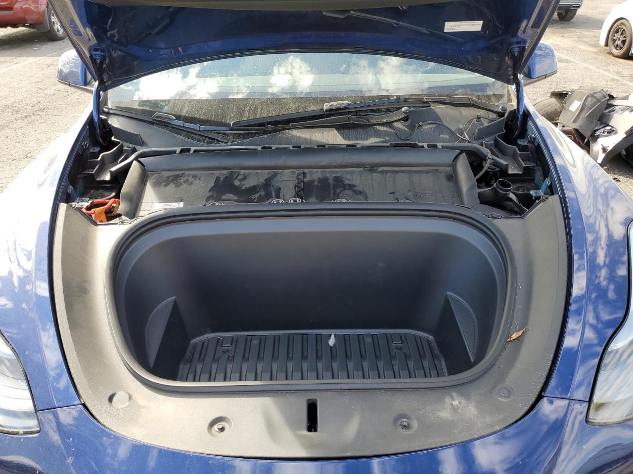 2024 Tesla Model Y VIN: 7SAYGDEE2RA285471 Lot: 83985815