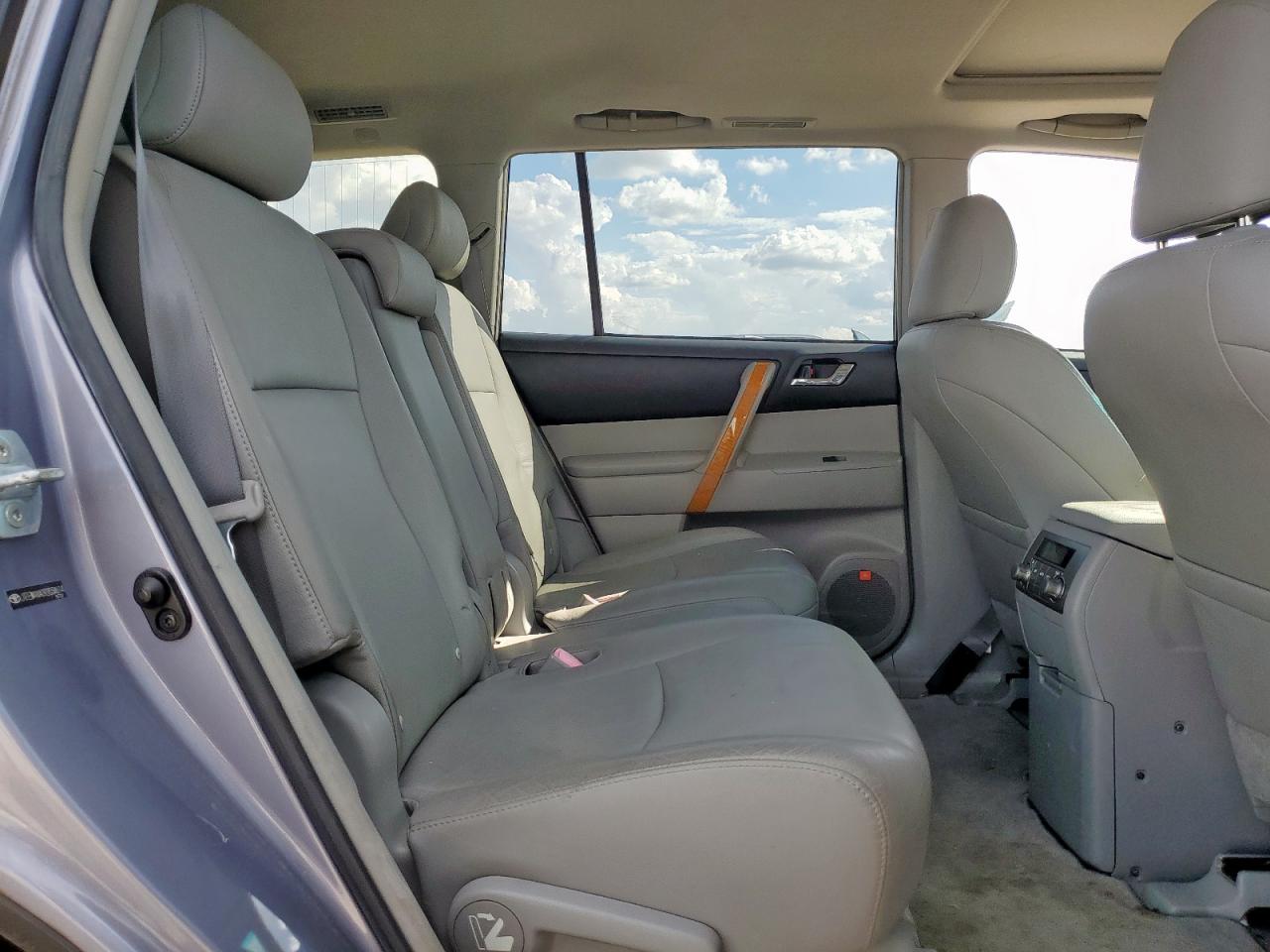 2009 Toyota Highlander Hybrid Limited VIN: JTEEW44A092034614 Lot: 85753695