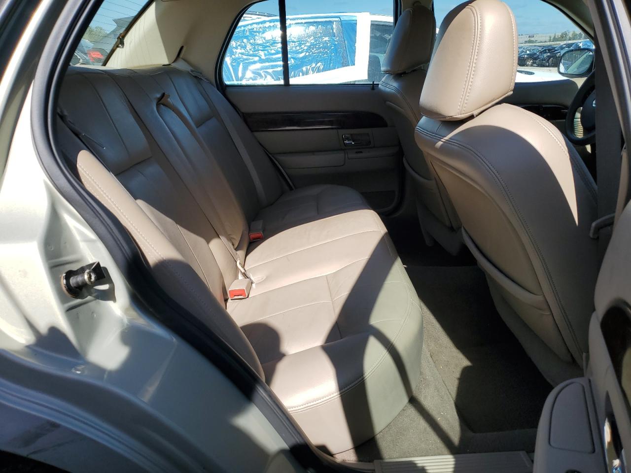 2005 Mercury Grand Marquis Gs VIN: 2MEFM74W55X600929 Lot: 67350755