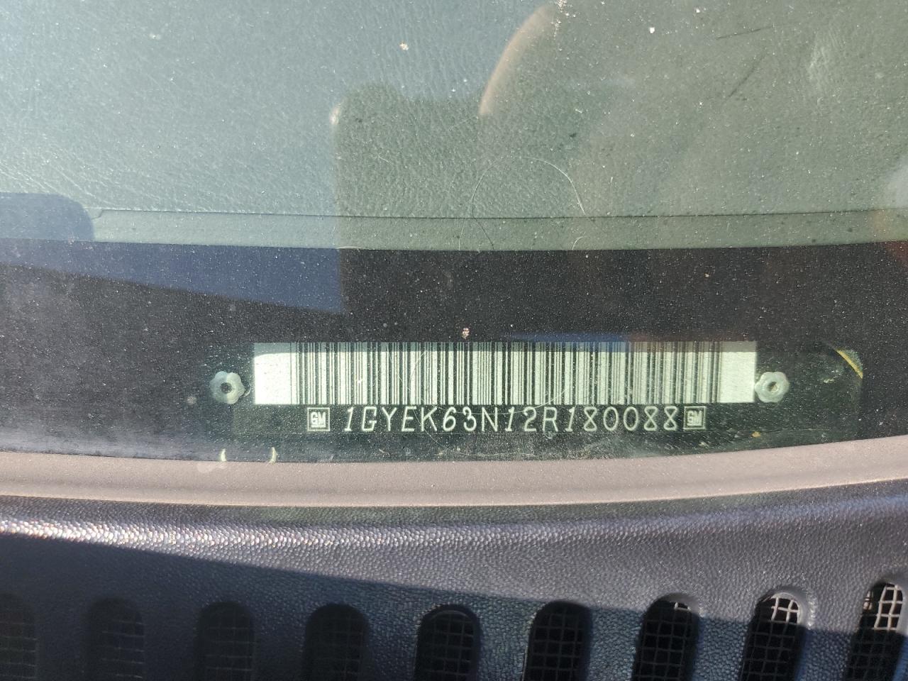 2002 Cadillac Escalade Luxury VIN: 1GYEK63N12R180088 Lot: 85820665