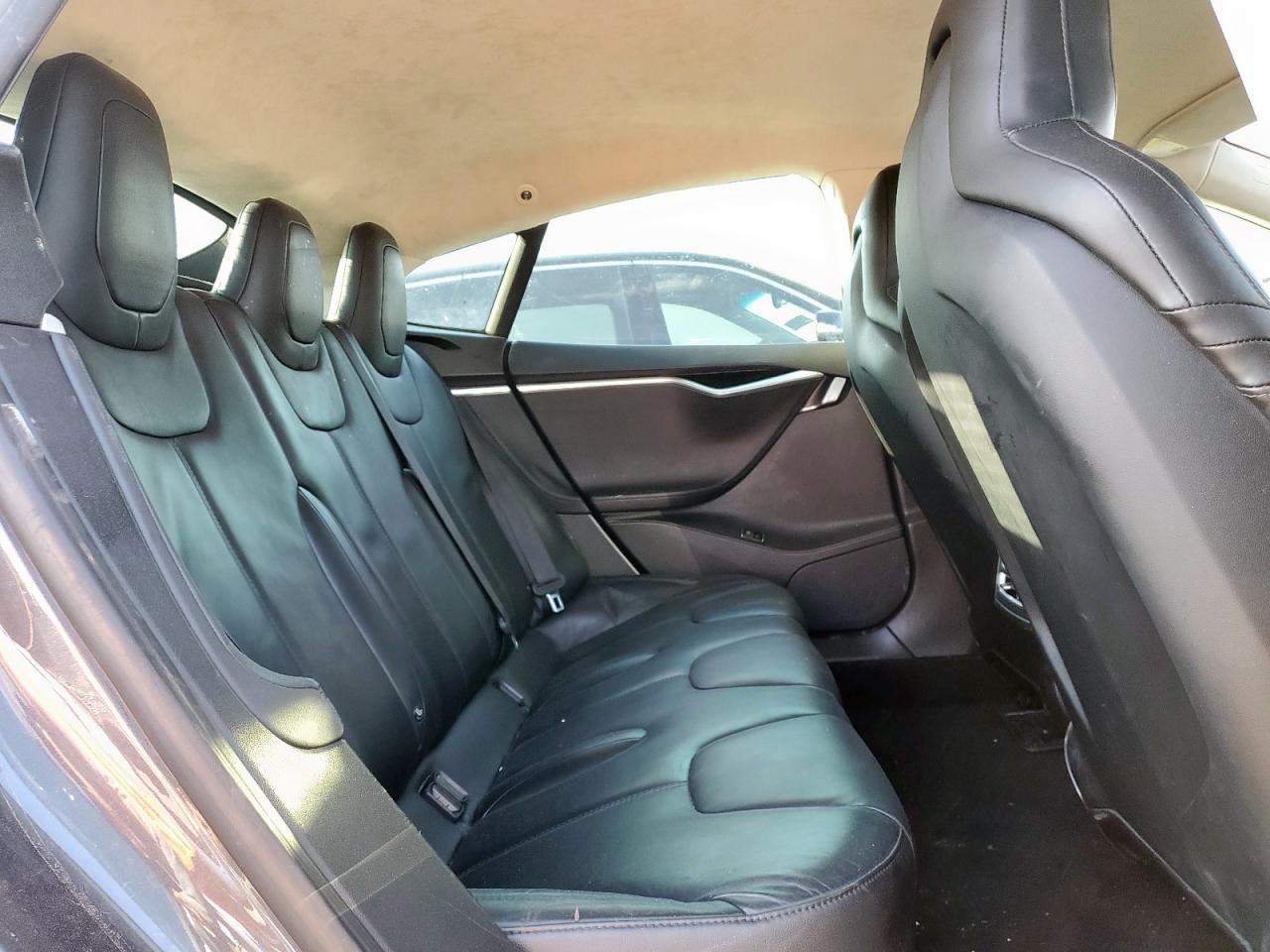2015 Tesla Model S VIN: 5YJSA1E24FF114924 Lot: 85504955