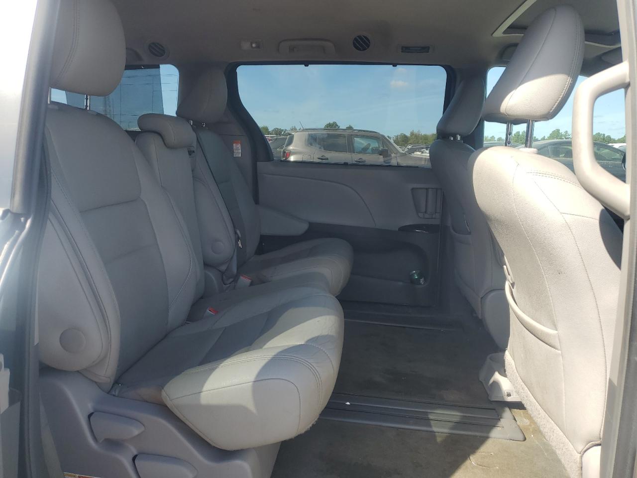 2015 Toyota Sienna Xle VIN: 5TDYK3DC1FS558612 Lot: 85305655