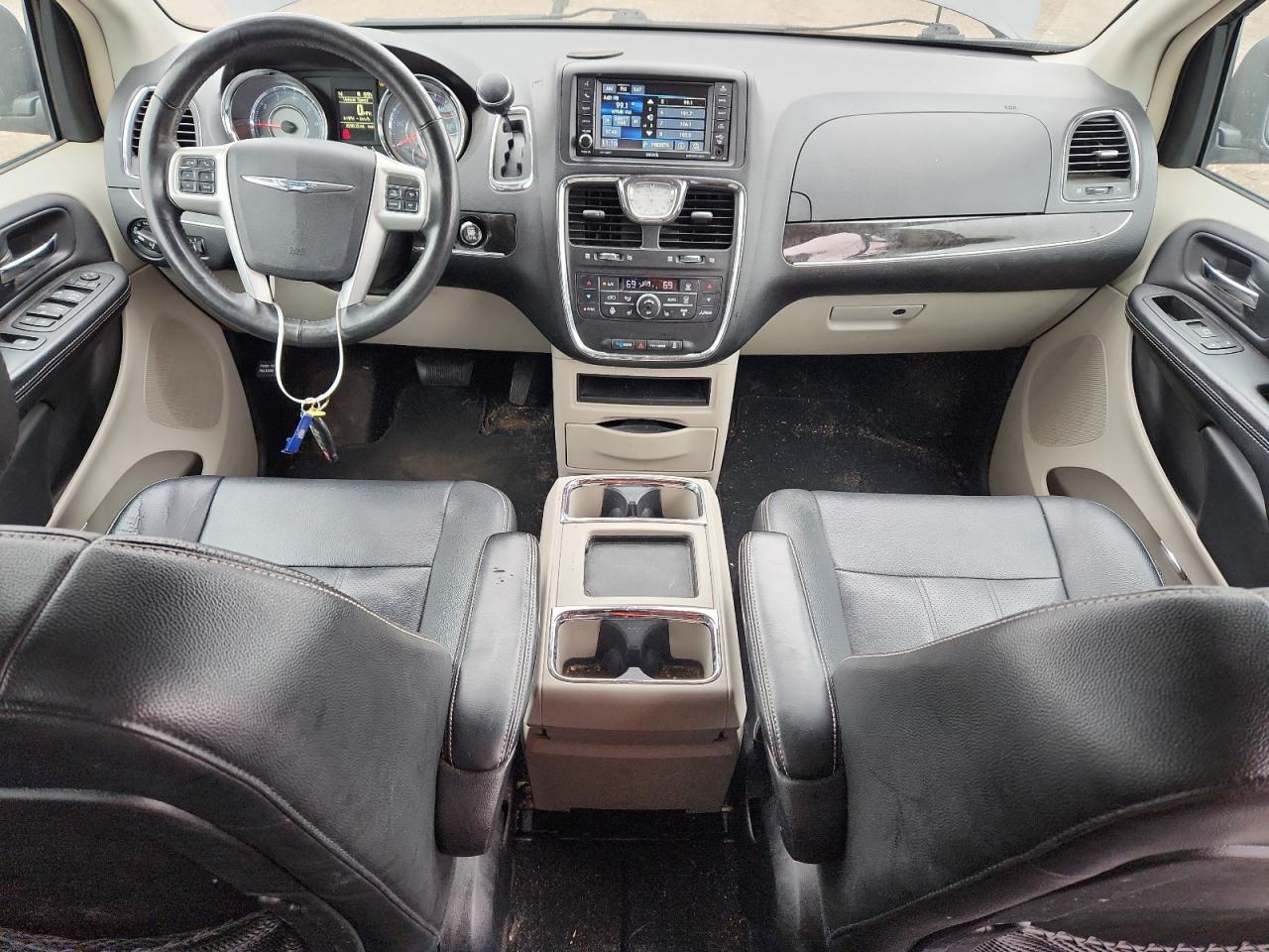 2016 Chrysler Town & Country Touring L VIN: 2C4RC1CG9GR215518 Lot: 86086645