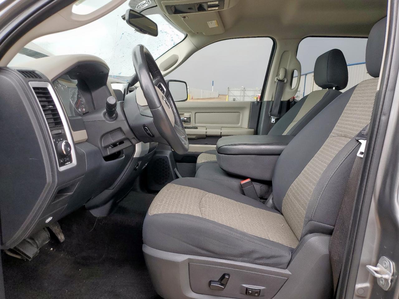 2009 Dodge Ram 1500 VIN: 1D3HV13T09S739927 Lot: 82448475