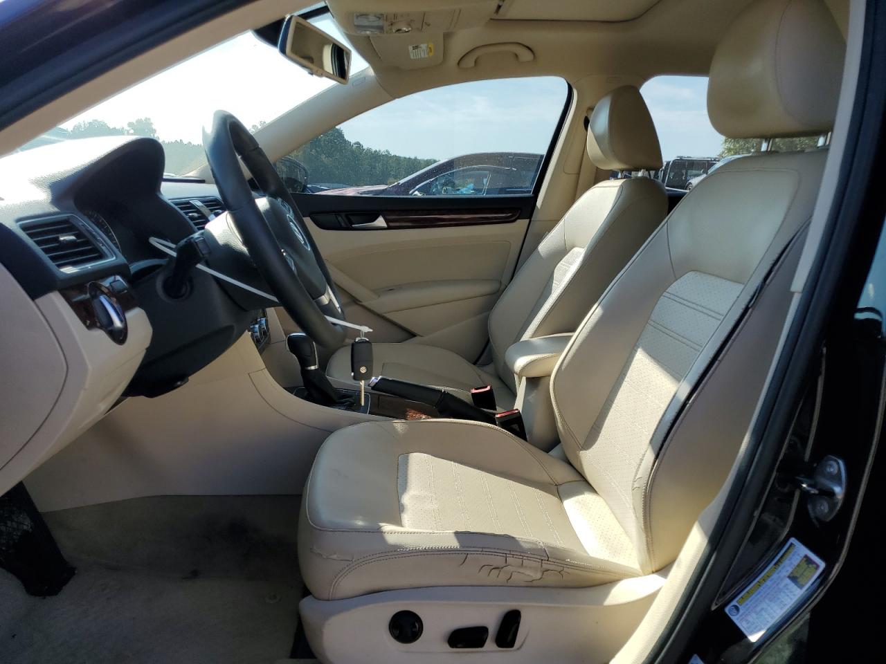 2012 Volkswagen Passat Sel VIN: 1VWCP7A3XCC015972 Lot: 85141575